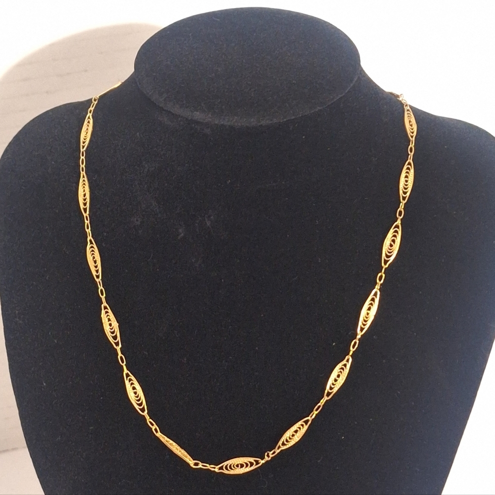 Vintage Sarah Coventry Gold Tone Filigree Leaves Link Necklace 16" Long